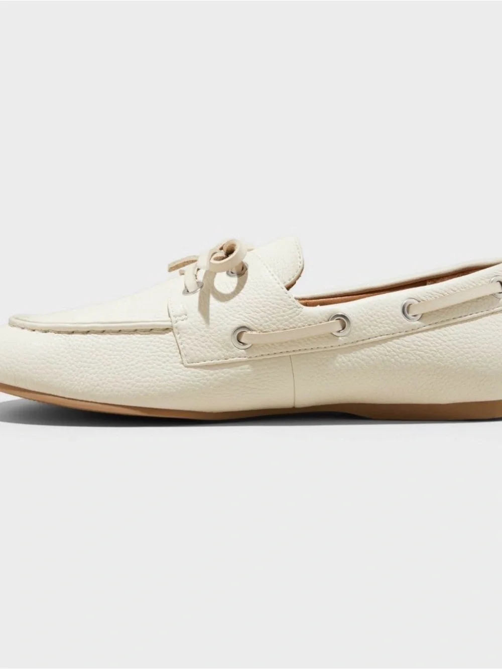 NWT Universal Thread Target White Loafer